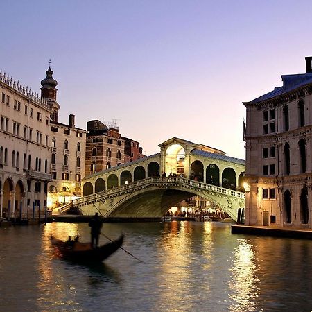 Ai Boteri Hostel Venesia Bagian luar foto