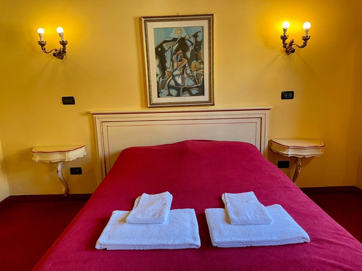 Ai Boteri Hostel Venesia Bagian luar foto
