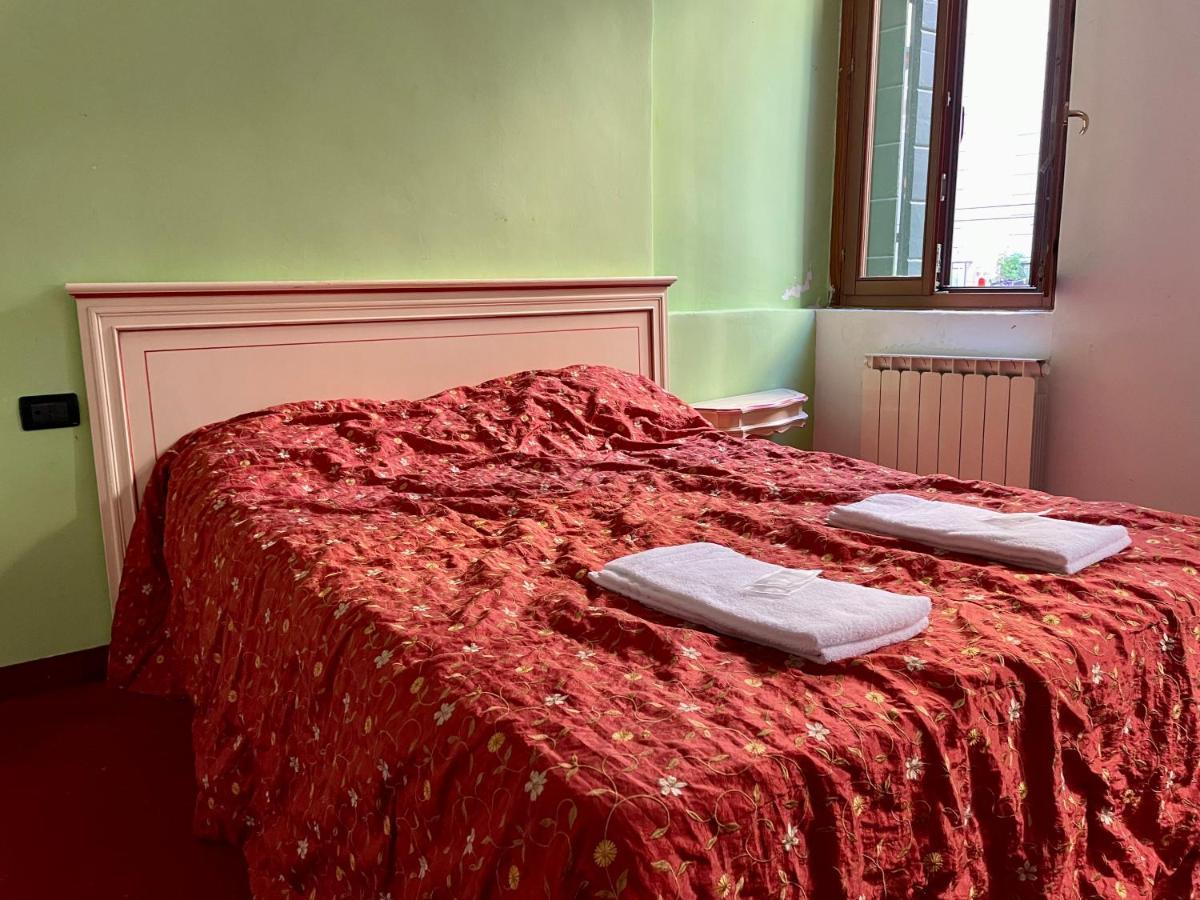 Ai Boteri Hostel Venesia Bagian luar foto