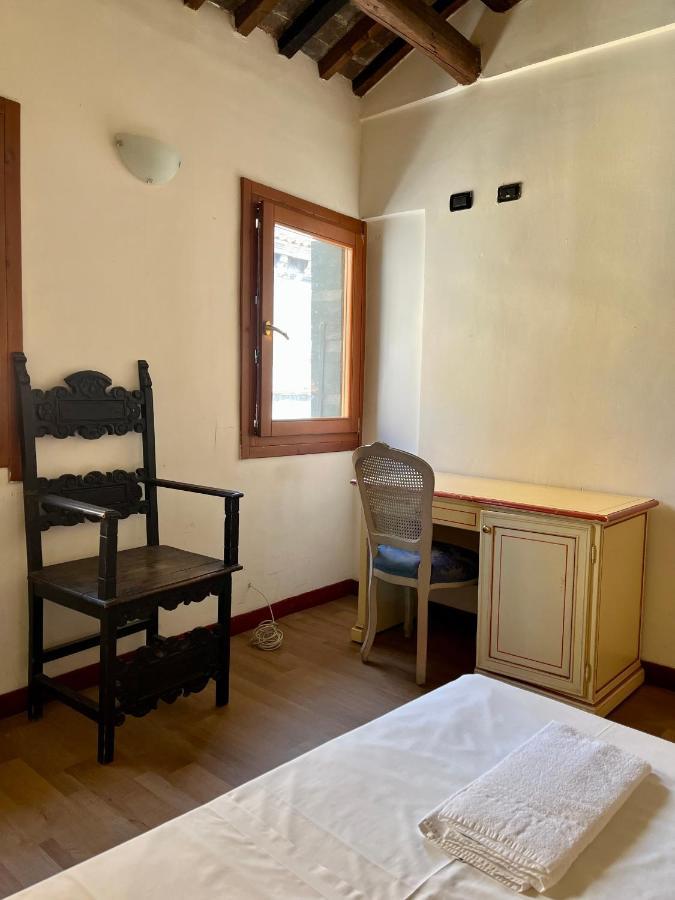 Ai Boteri Hostel Venesia Bagian luar foto