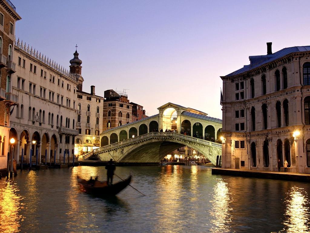 Ai Boteri Hostel Venesia Bagian luar foto