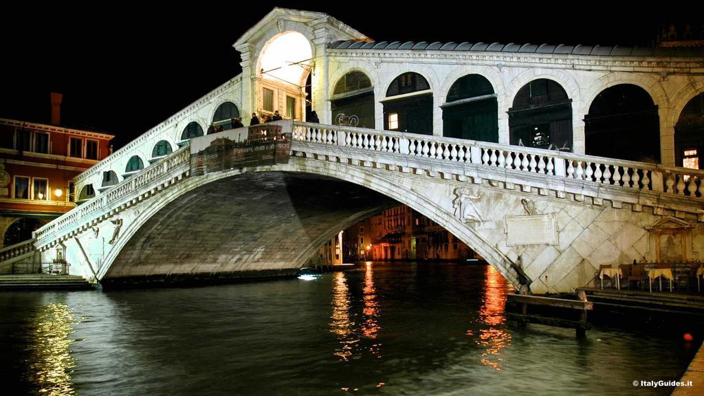 Ai Boteri Hostel Venesia Bagian luar foto