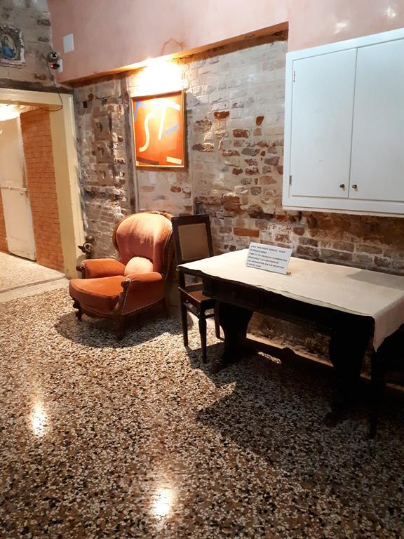 Ai Boteri Hostel Venesia Bagian luar foto